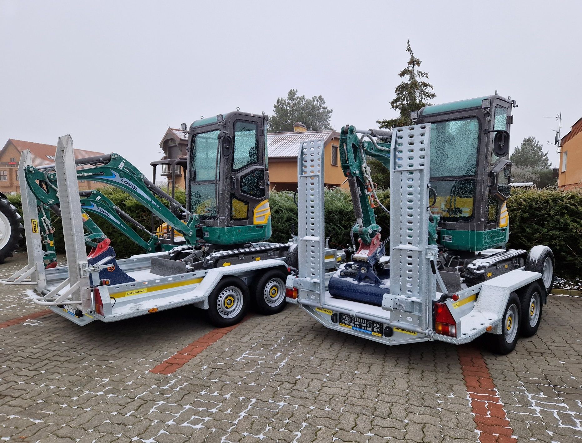 minikoparka , koparka Lovol FR18E2-u, ciężar 1850 kg, silnik Yanmar