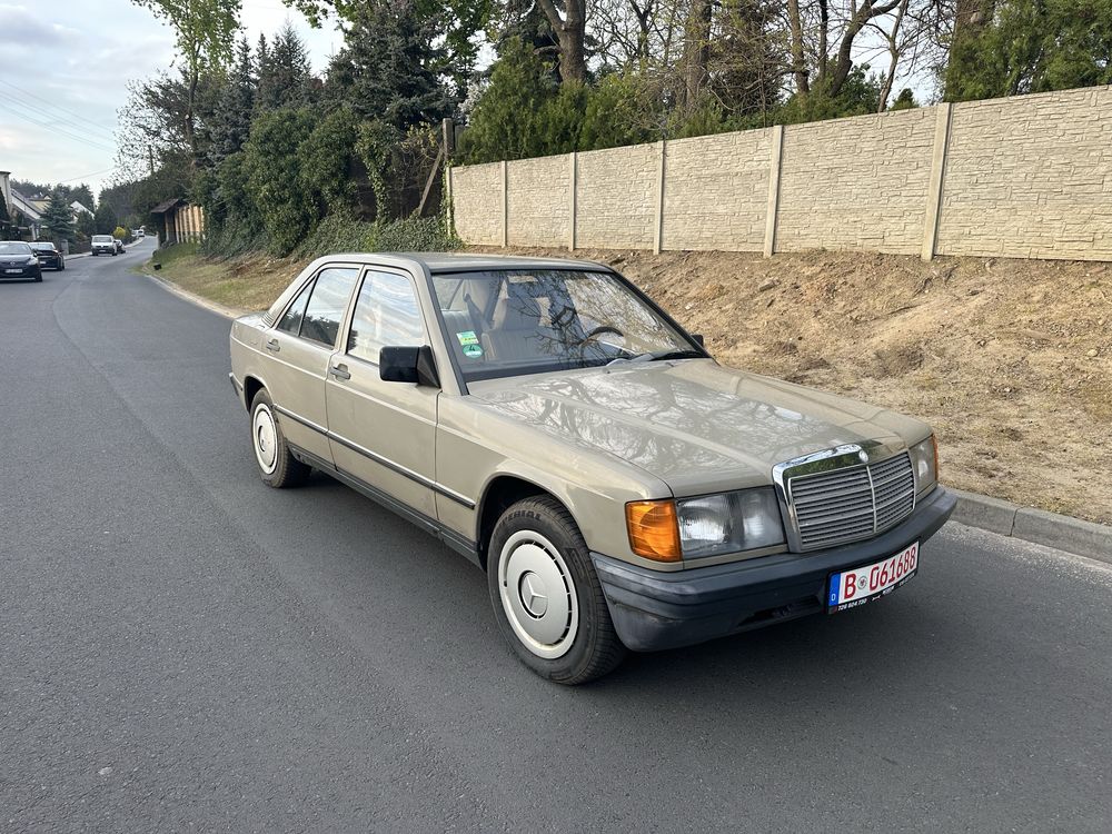Mercedes W201 190E 2.0 Benzyna 1988 Rok