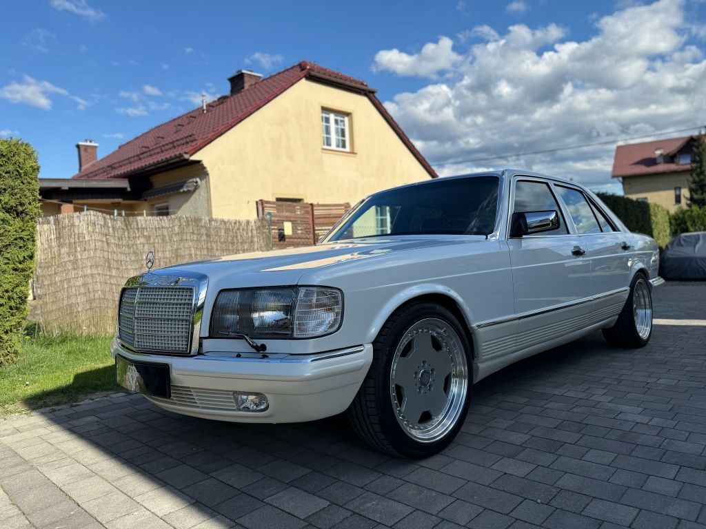 Mercedes w126 biała perła samochód do ślubu auto do ślubu luksus v8