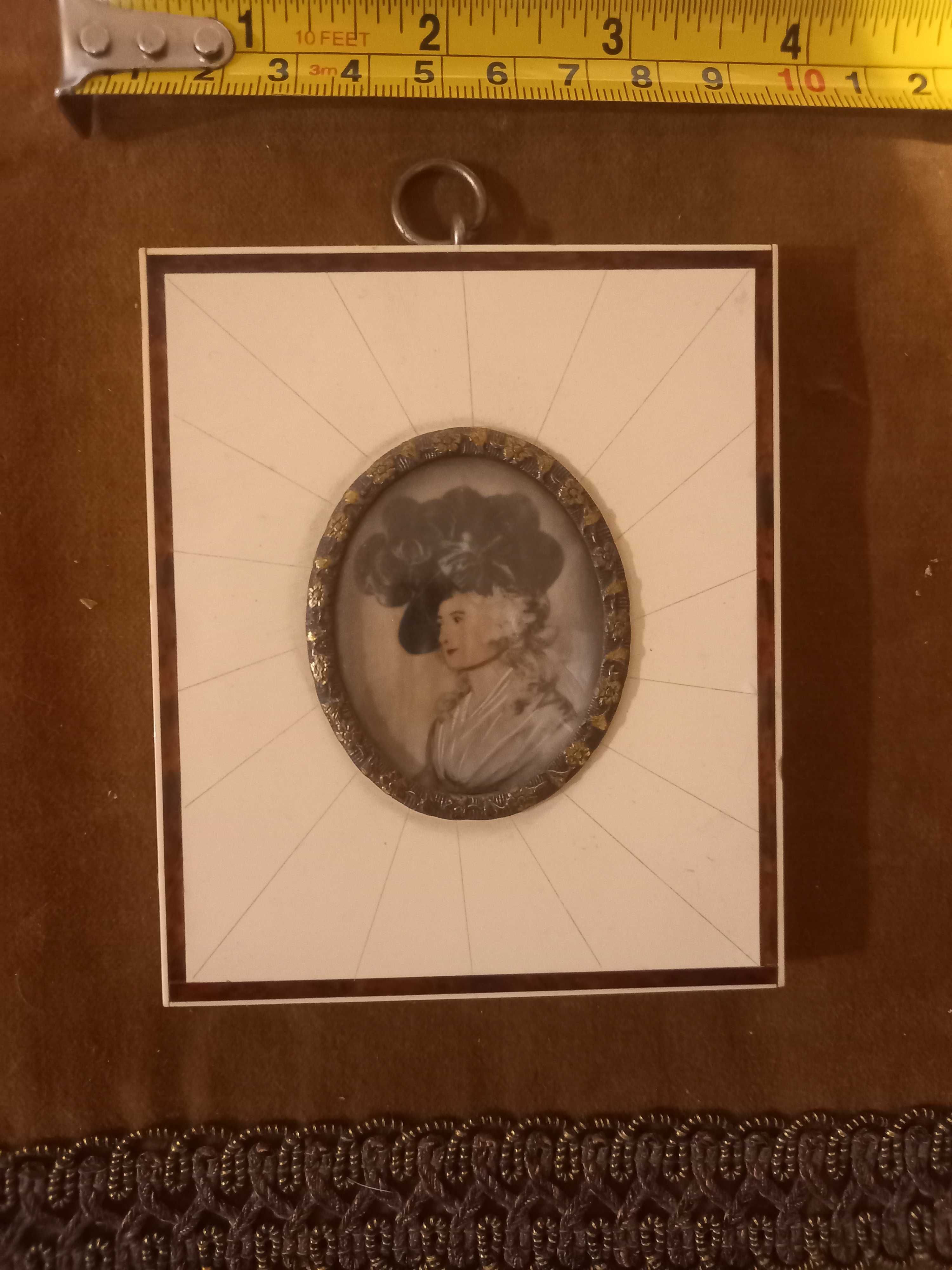 Miniatura de uma Senhora
