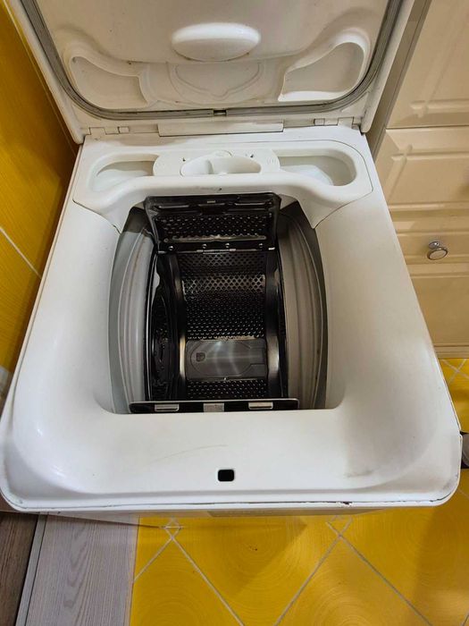 Продам стиральную машину Electrolux EWT1066TDW б/у на запчасти