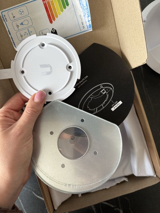 Точка доступу Ubiquiti UniFi 6 Lite Access Point (U6-Lite) в коробці