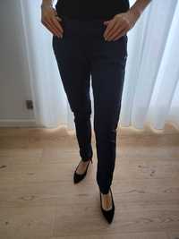 Granatowe spodnie z prosta nogawką rozmiar L (40)