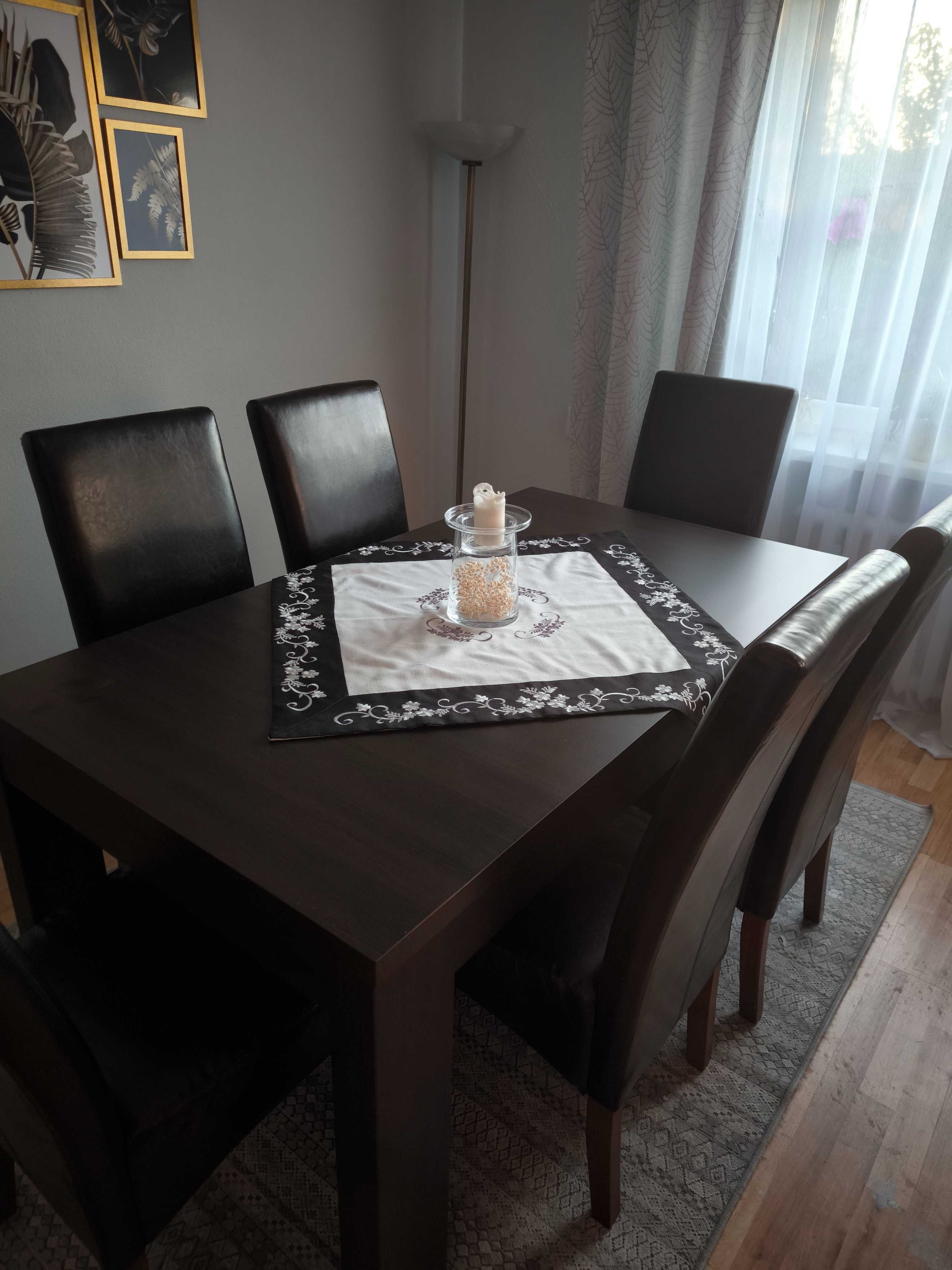 Stół i 8 krzeseł do salonu