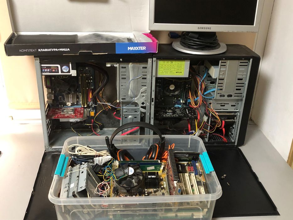 2 ПК повний комплект монітор клавіатура миш килим кабелі та запчастини