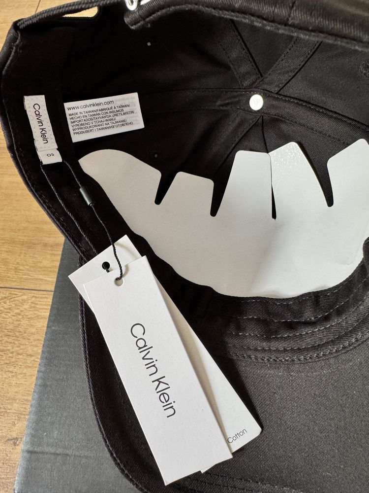 Calvin Klein nowa czapka z daszkiem