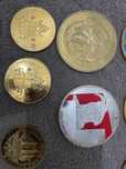 Medalhas douradas e prateadas