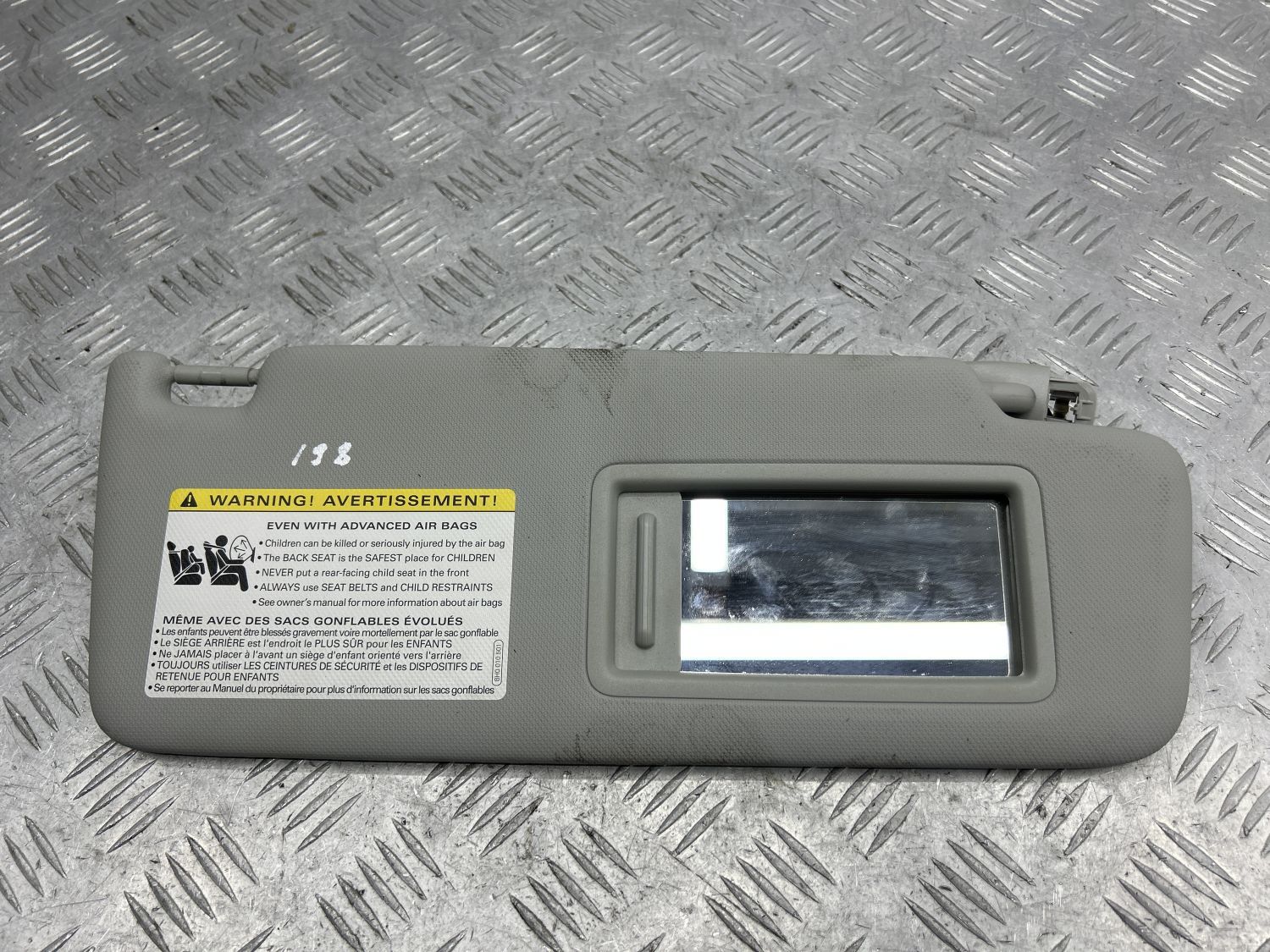 Солнцезащитный козырек правый 8V5857552DFT9 для Audi A3 8V 2012-2020