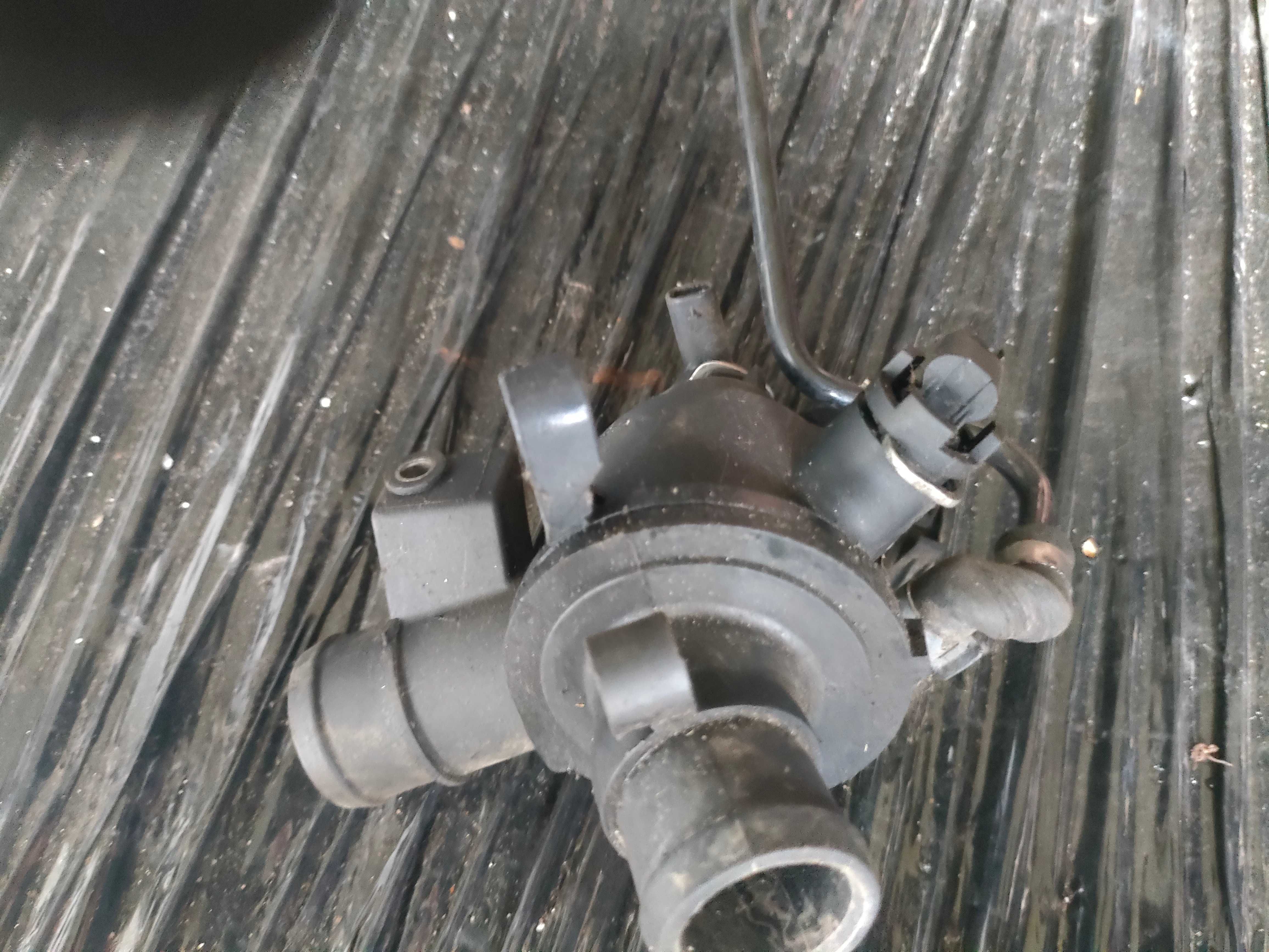 Obudowa termostatu termostat audi A6 C6 Q7 2.7 3.0 TDI bmk