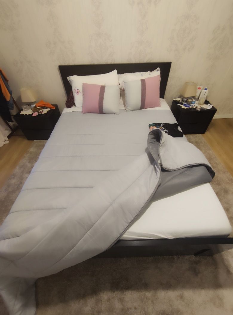 Vendo cama elevatória com colchão.