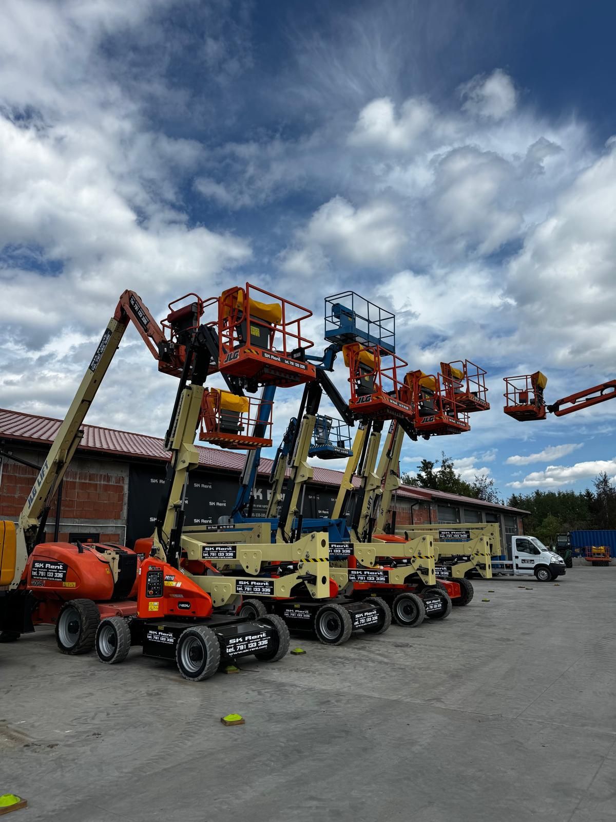 Podnośnik / podest / JLG 800 aj (26m) wynajem również z operatorem/