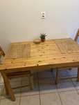 IKEA Drewniny stół + 2 krzesła