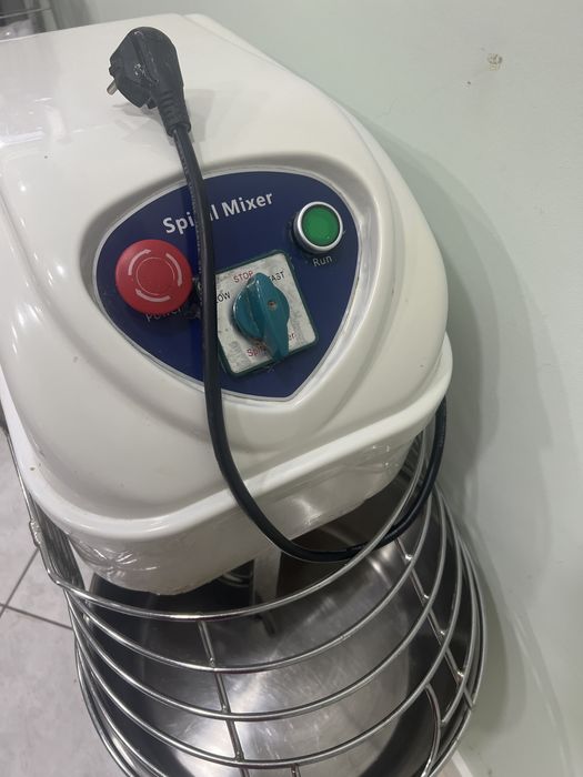 Vendo amassadeira 20l