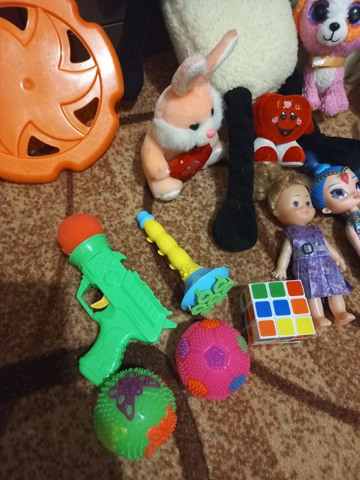Продам пакет игрушек (разные)