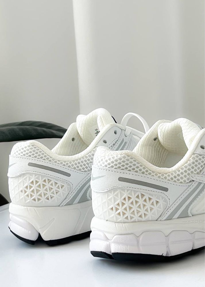 36-45 р кросівки Nike Zoom Vomero 5 White