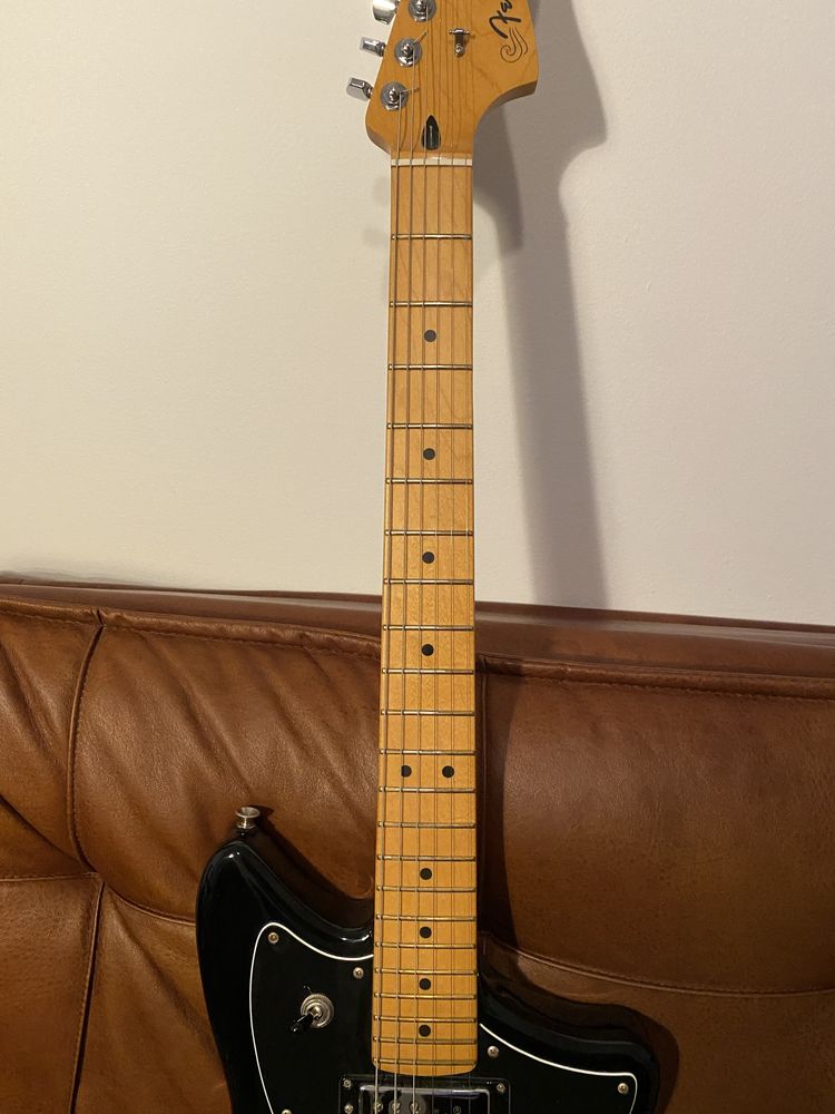 Fender Meteora Player Plus Silverburst (MIM)