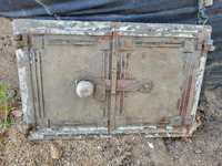 Stare drzwi drzwiczki żeliwne do pieca chlebowego wędzarni podwójne
