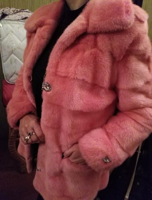 Шуба норкова Pierre Balmain рожевого кольору