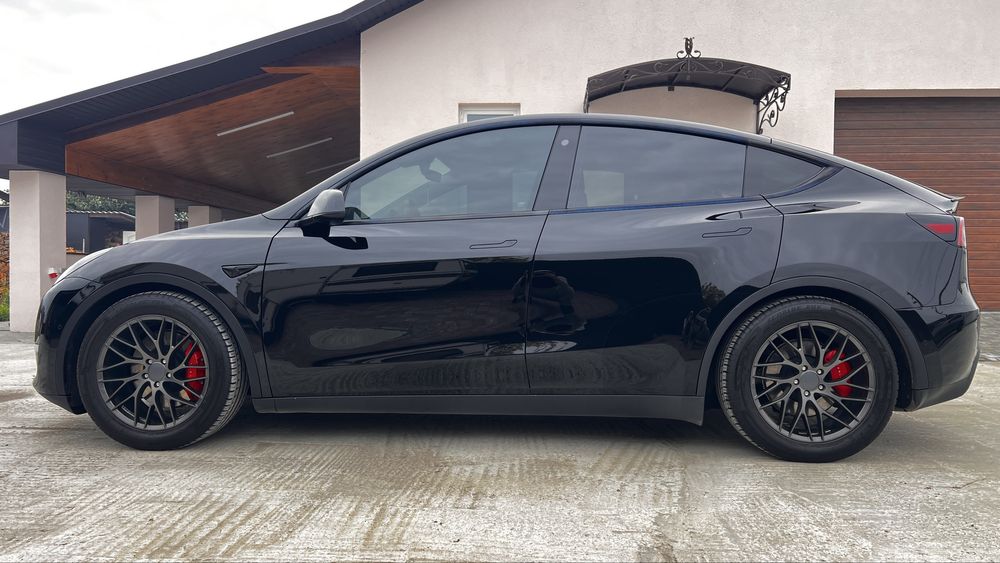 Tesla Model Y 2021год