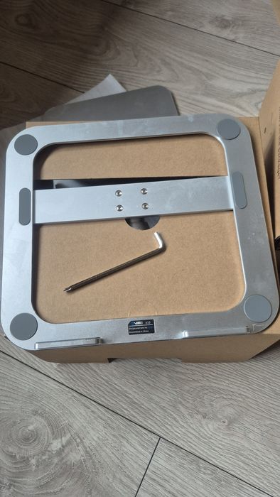 Stojak  podstawka pod laptopa regul9wana aluminiowa
