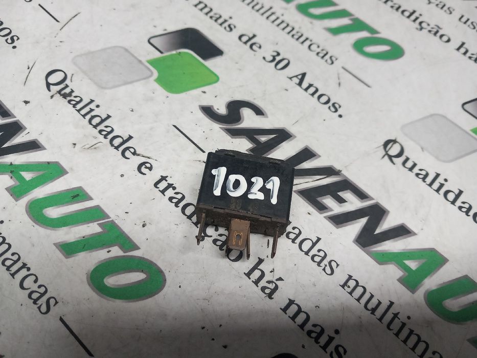 Comando / botão / interruptor vidros frente esquerdo AUDI 80 Avant (8C