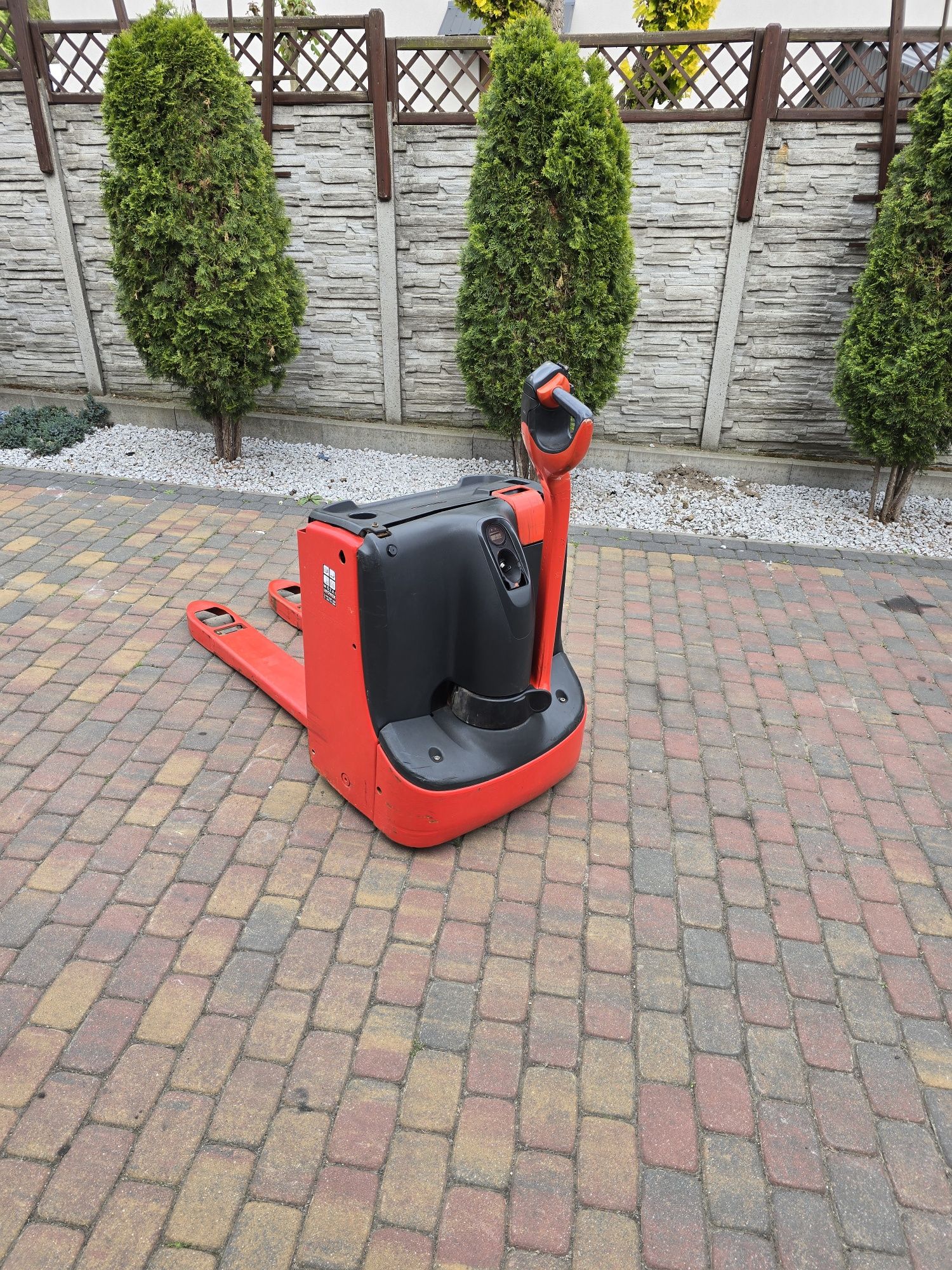 Wózek paletowy elektryczny Linde T18 2012r paleciak widlak