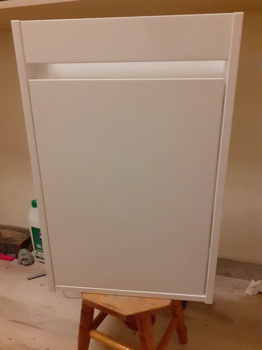 Umywalka z szafka wiszaca Cersanit