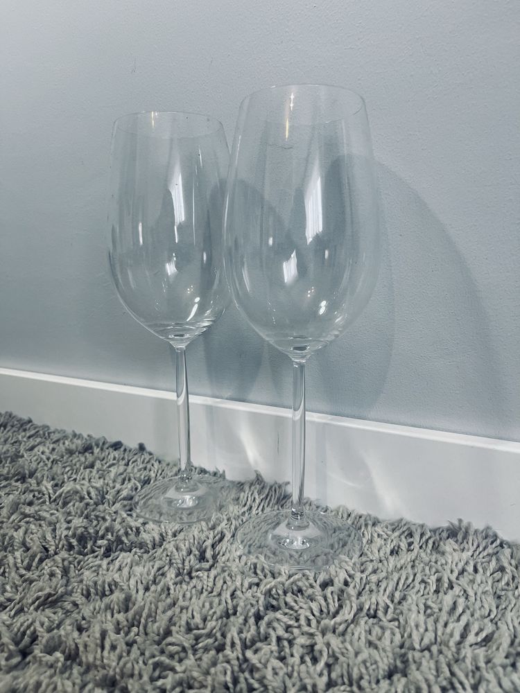 Zestaw dwoch kieliszkow na wino duze kielichy pucharki szklane