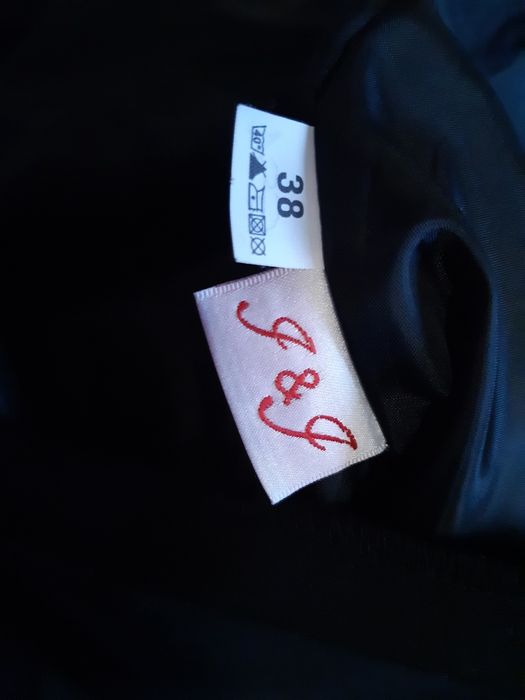 Sukienka mała czarna z dopinanymi ramiączkami i dodatkowym tiulem