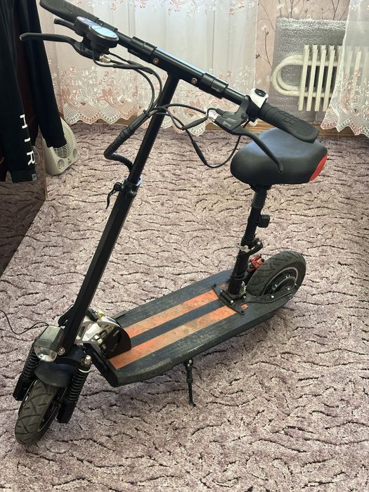 Продам егектро самокат