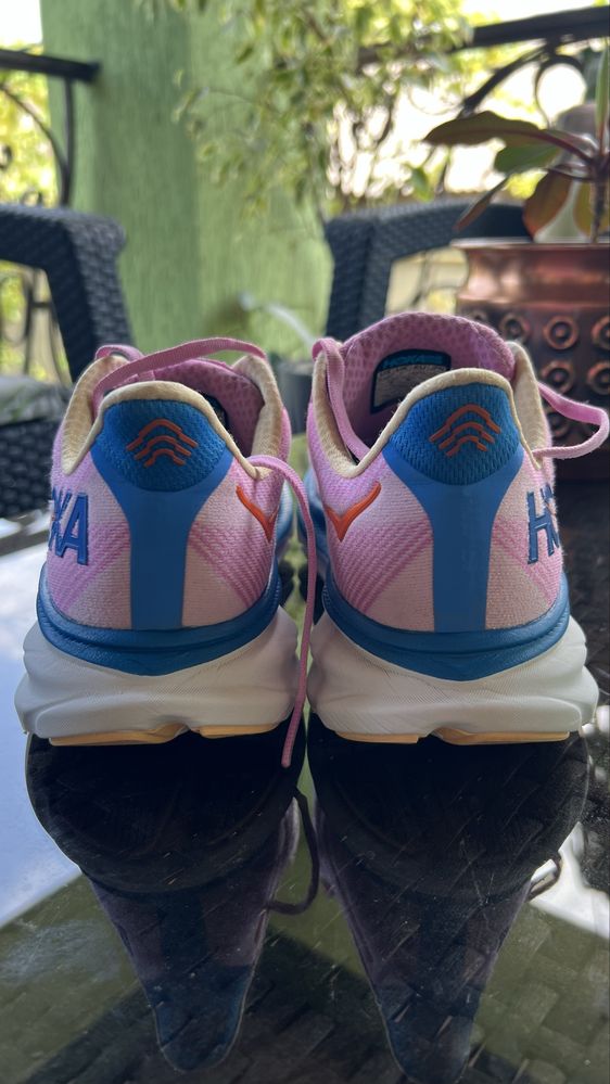 Жіночі кросівки HOKA Clifton 9, 25.5 см