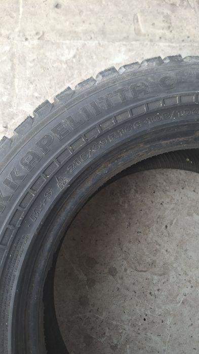 Продам резину 215 / 60 R16 б / у