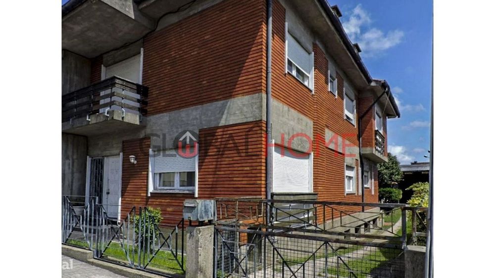 Moradia T4 em Rio Tinto - Forno