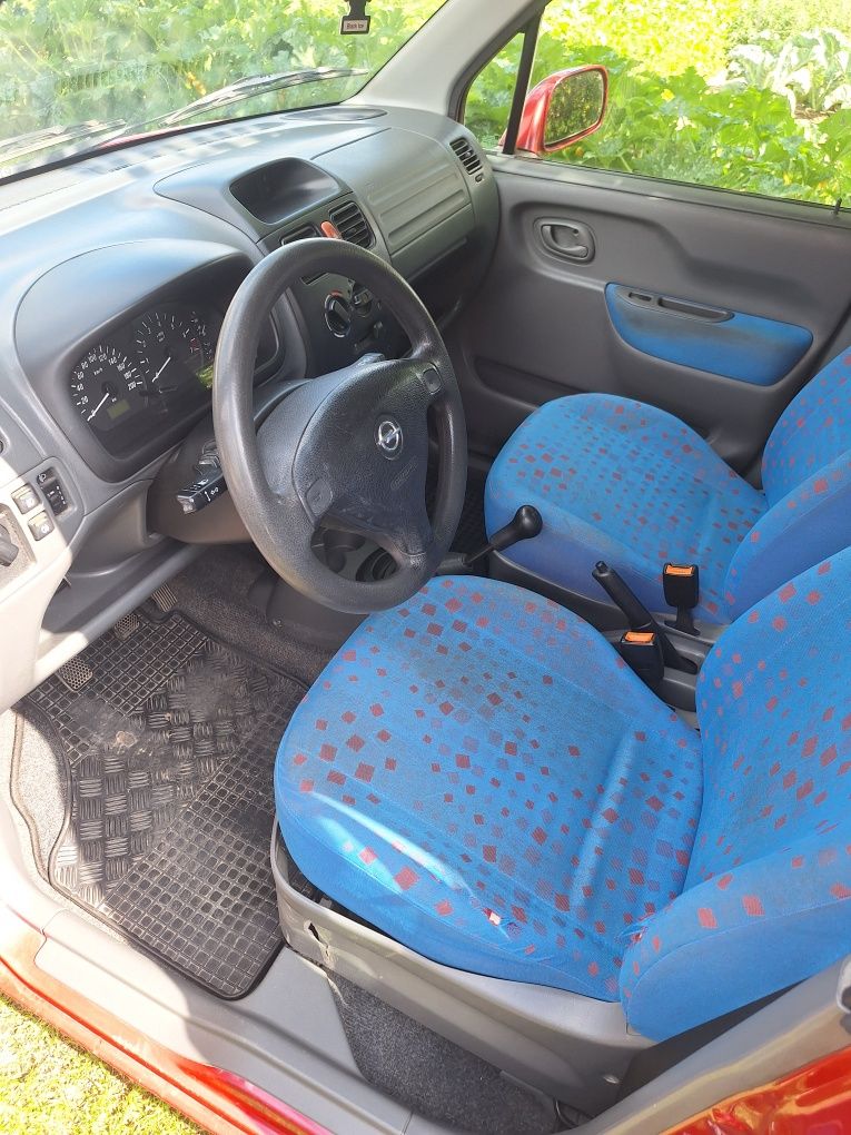 Samochód Opela Agila