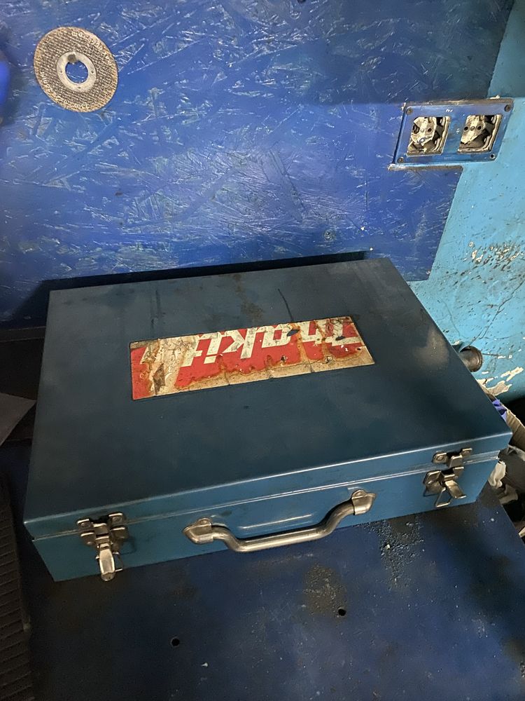 Гайковерт Makita 6906