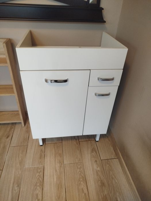 Szafka łazienkowa pod umywalke