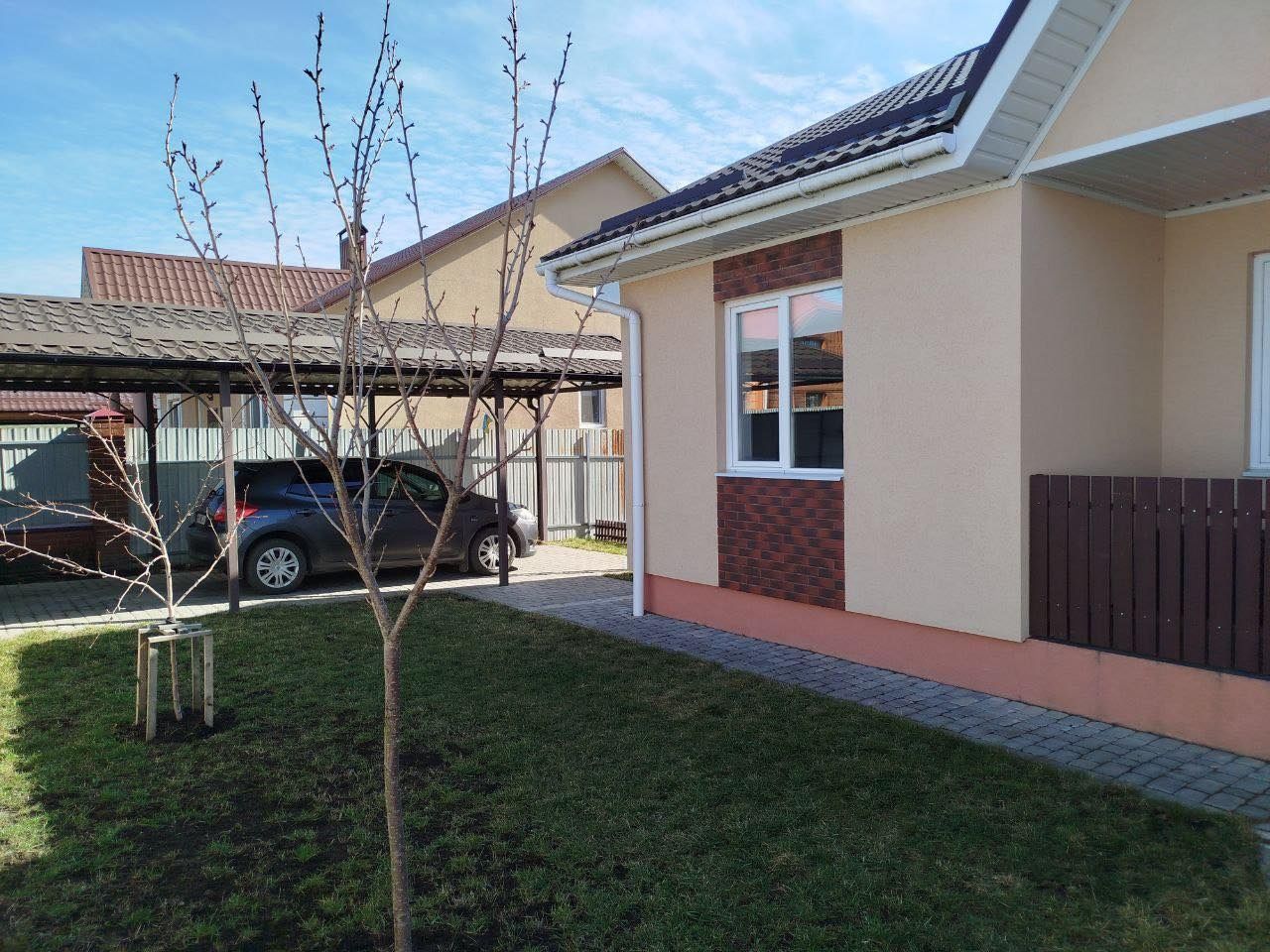 Продаж невеликого нового  будинку з ремонтом та меблями.