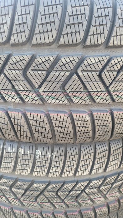 235 50 19 Pirelli Scorpion Winter