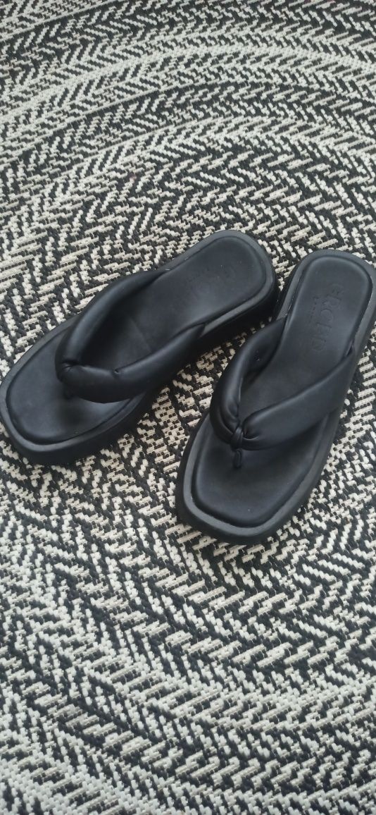 Japonki Cropp 36 jak nowe!
