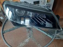 Superb 15r prawy reflektor uszkodzony