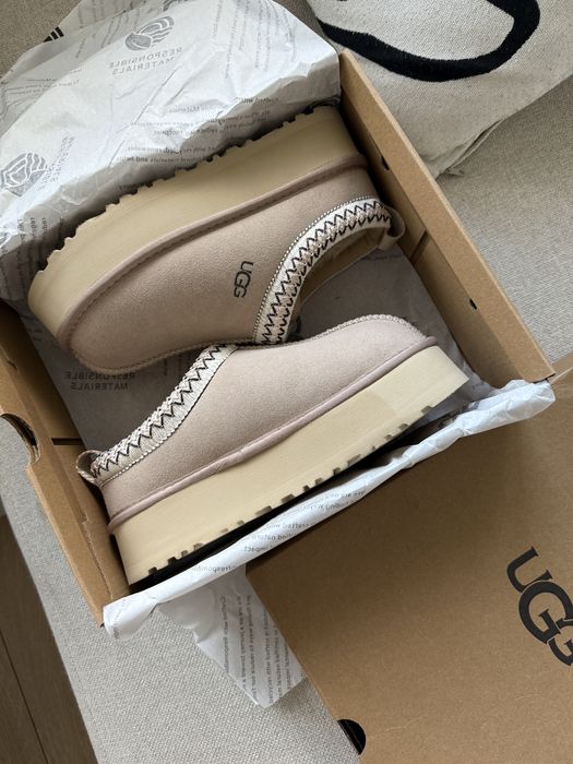 Śniegowce Ugg tazz na platformie sandy kremowe roz. 37