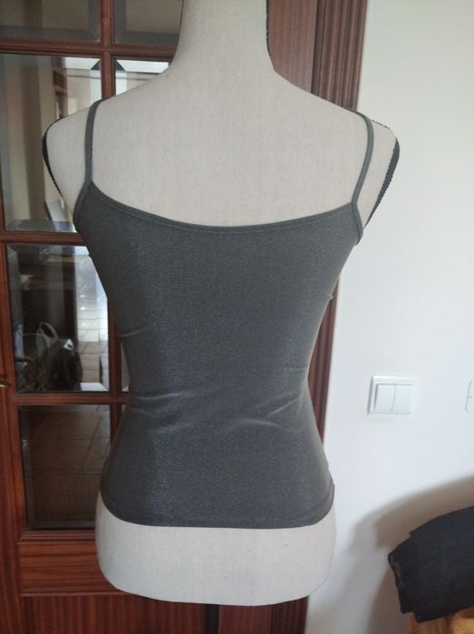 Top de alças da Bershka  tamanho M
