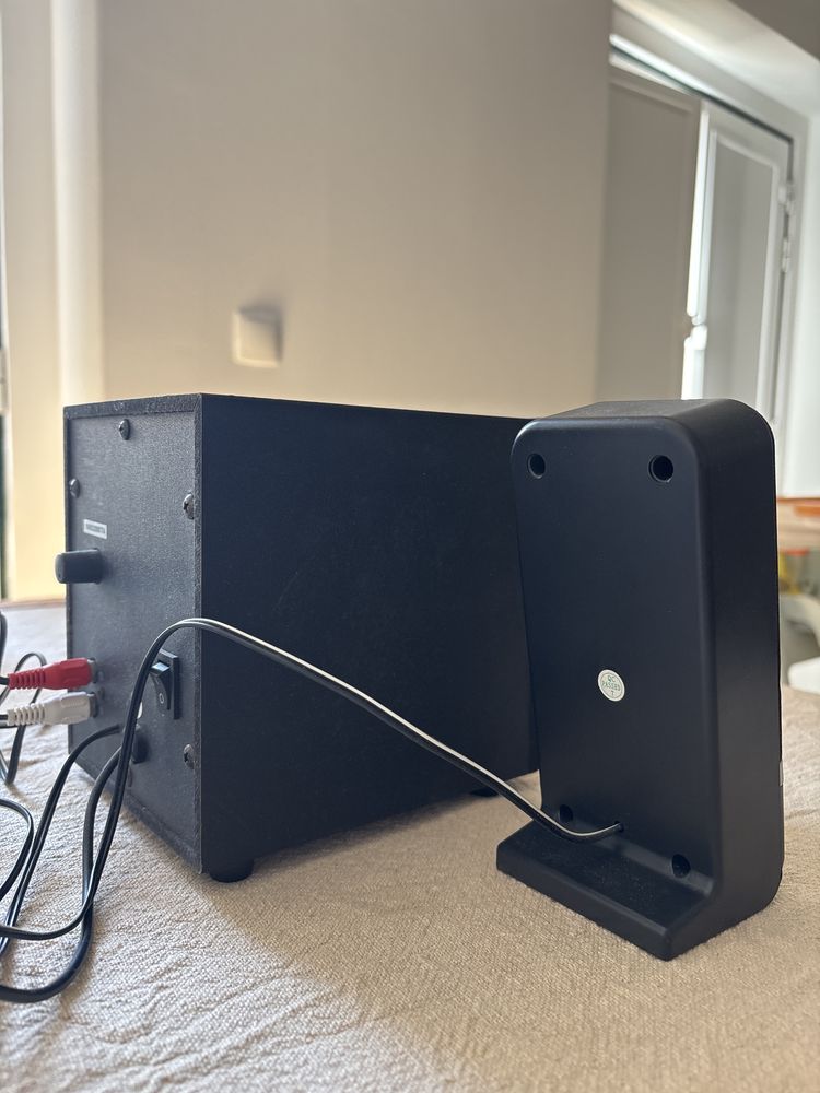 Colunas Trust 2.1 com Subwoofer – Som Potente p/ PC, TV ou Telemóvel