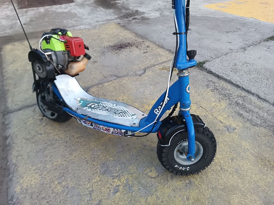 Самокат бензо в гарному стані