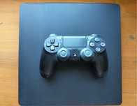 Playstation 4 Slim 500 GB, i gry