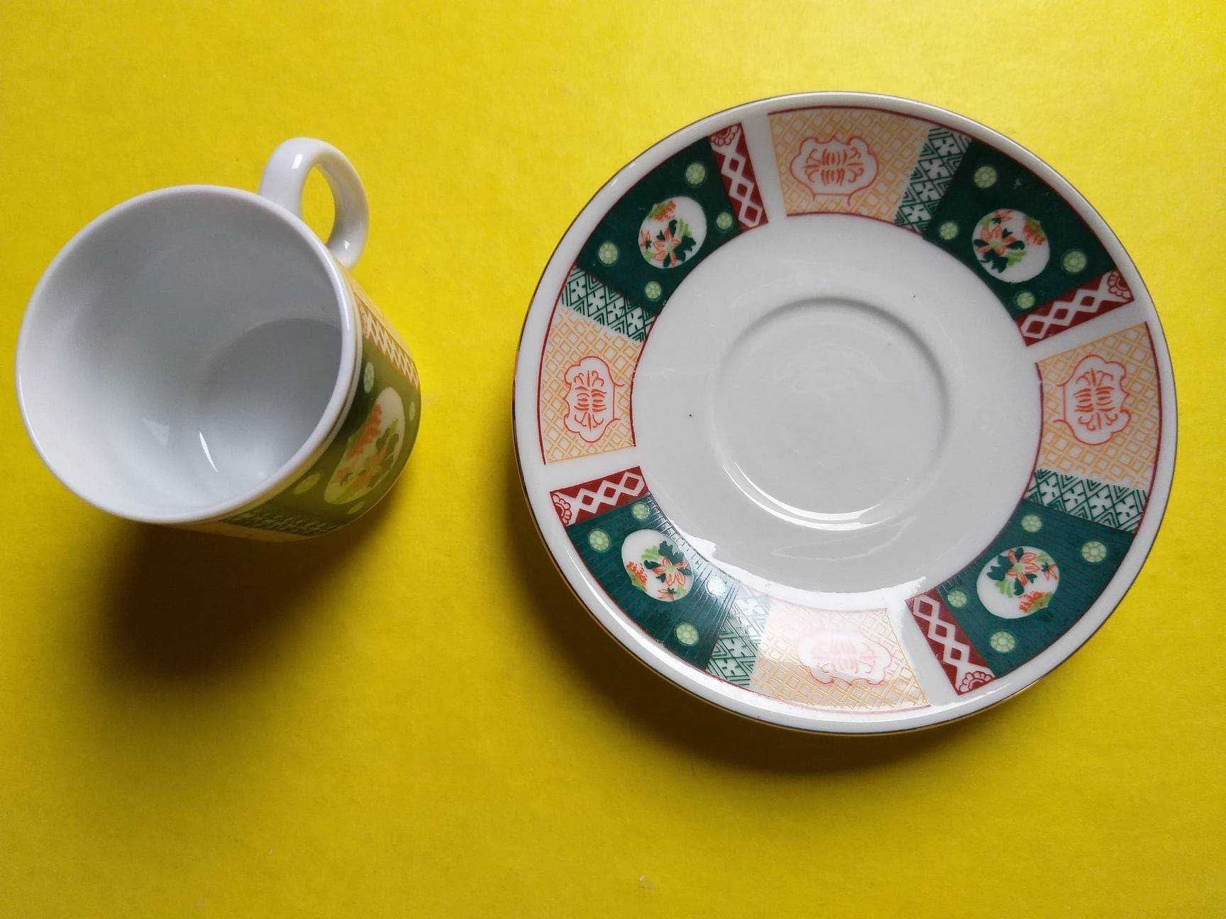 Conjunto de Chávenas e Pires