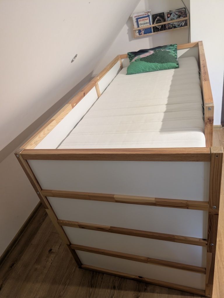 Łóżko piętrowe Kura Ikea + materac 90x200+ baldachim dinozaury