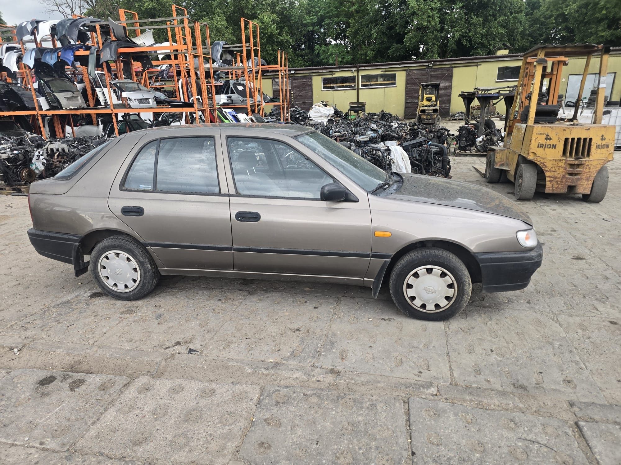 Nissan sunny 92r. 1.4b