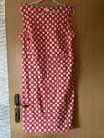 Sukienka malinowa w grochy
