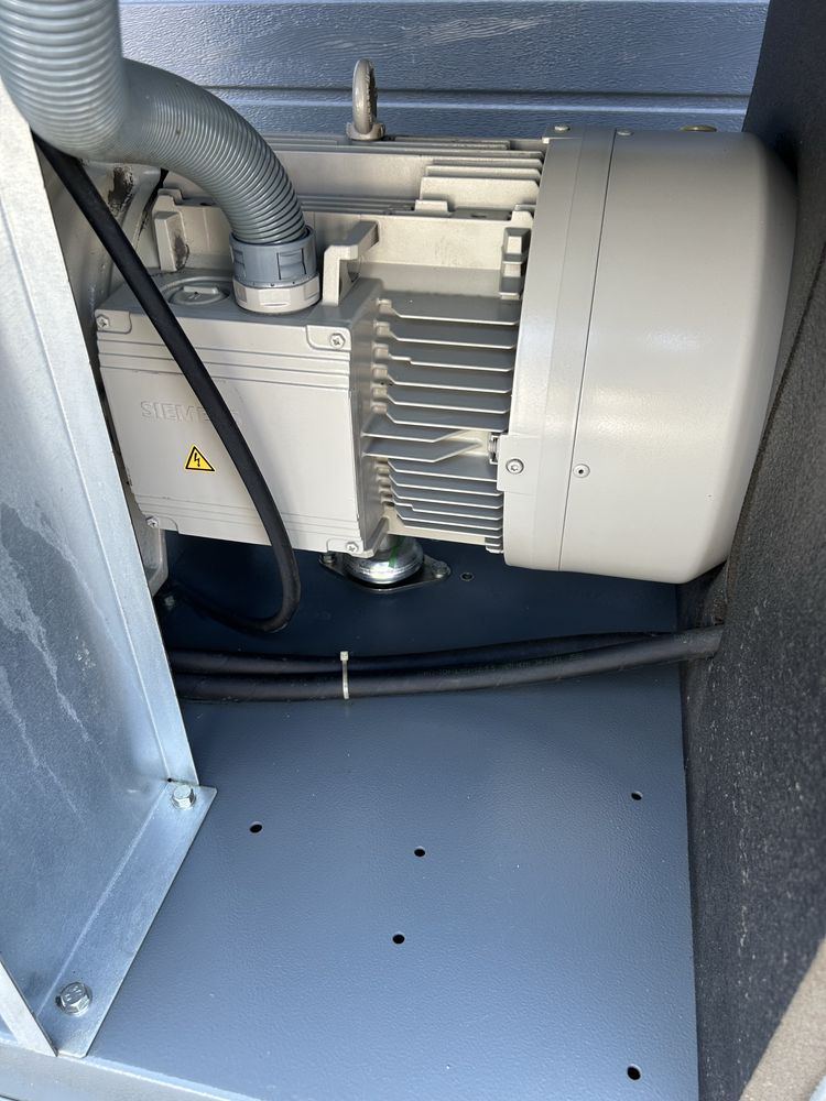 Kompresor śrubowy  ATLAS COPCO 22 kw 7.2 BAR 4.09m3 + osuszacz